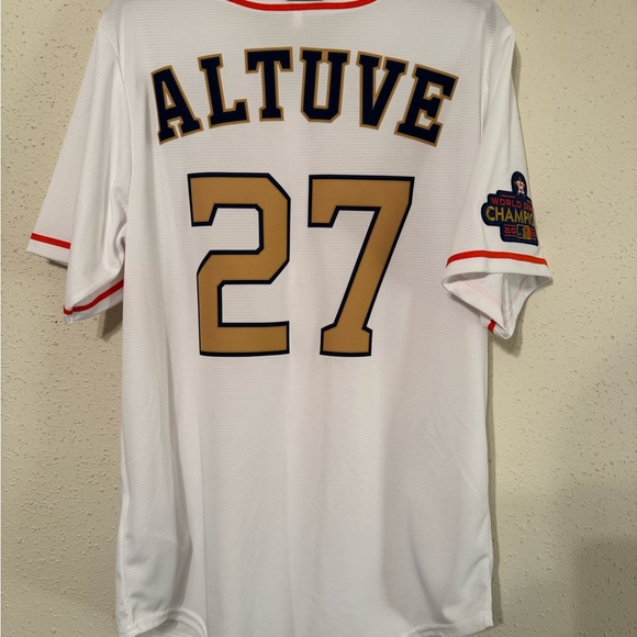 Nike Men's Houston Astros Altuve Gold Replica Jersey - Picture 5 of 5